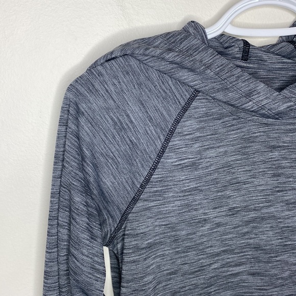 Under Armour grey space dye hooded long sleeve top with drawstring hem size XS - Picture 4 of 12